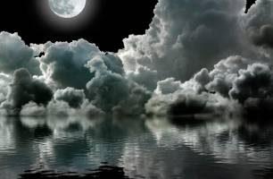 Wybierz Fototapeta Księżyc nad chmurami  na ścianę